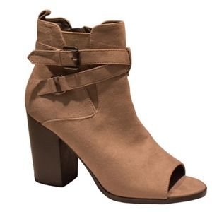NWOT London Rag  Peep Toe Buckle Heeled Taupe Bootie Size 7